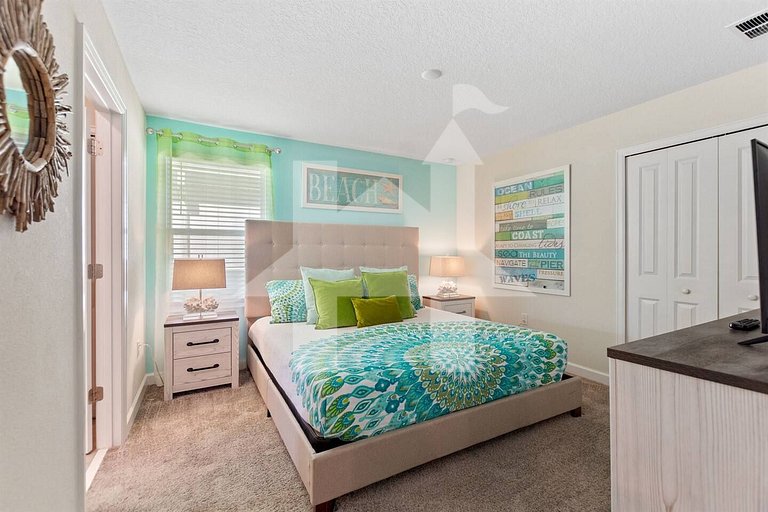 Vacation Home Near Disney, 8 bedrooms