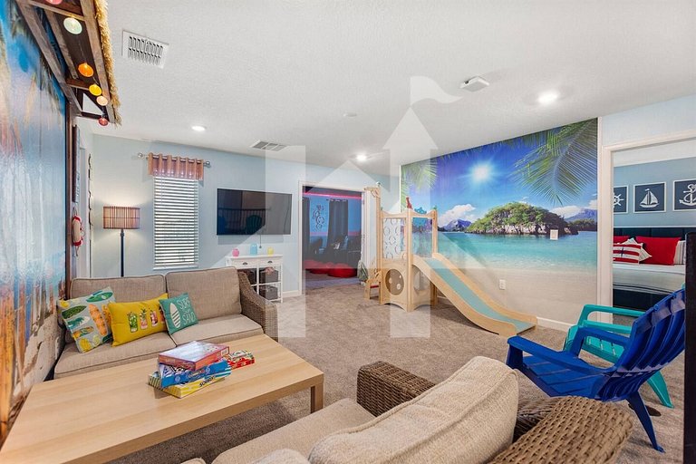 Vacation Home Near Disney, 8 bedrooms