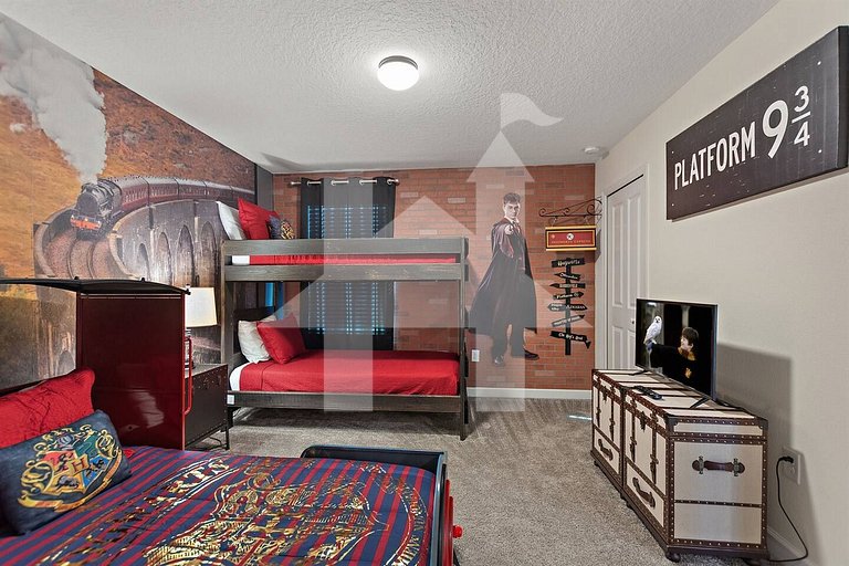 Vacation Home Near Disney, 8 bedrooms