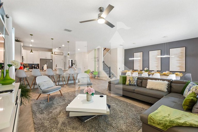 Vacation Home Near Disney, 8 bedrooms