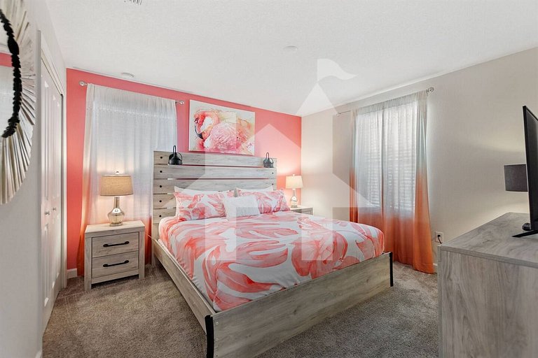 Vacation Home Near Disney, 8 bedrooms