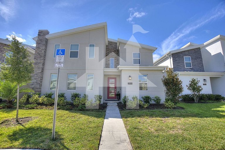 Vacation Home Near Disney, 8 bedrooms