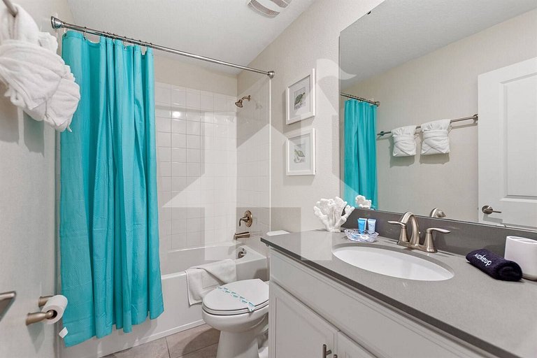 Vacation Home Near Disney, 8 bedrooms