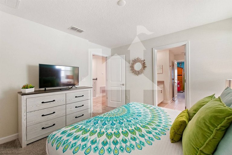 Vacation Home Near Disney, 8 bedrooms