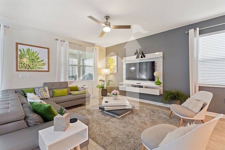 Vacation Home Near Disney, 8 bedrooms