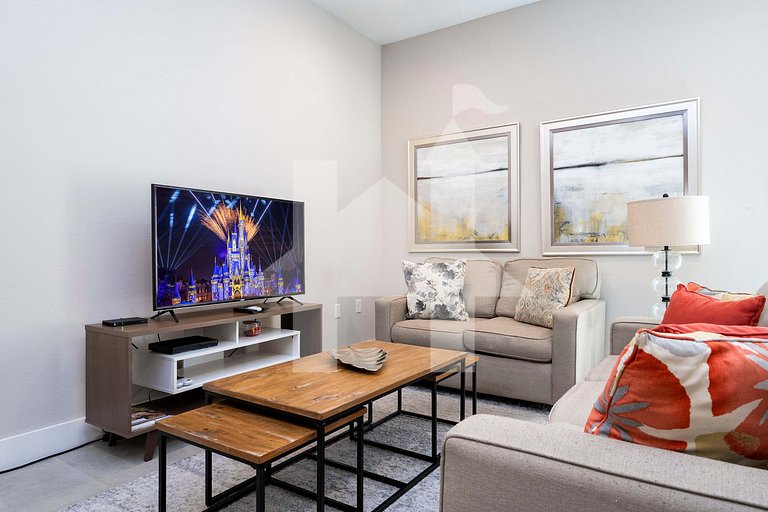 Vacation Home Near Disney, 4 bedrooms