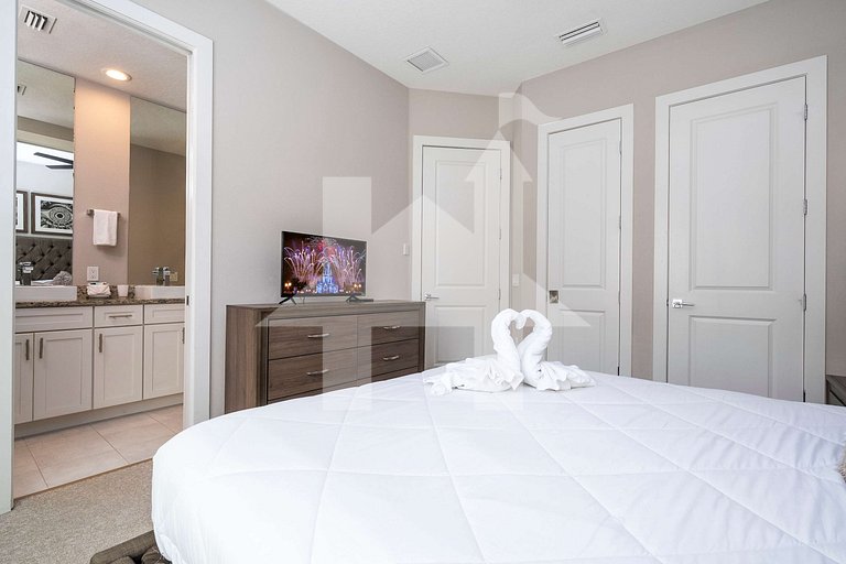 Vacation Home Near Disney, 4 bedrooms