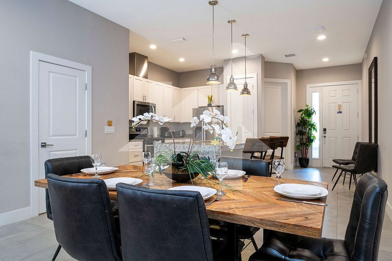 Vacation Home Near Disney, 4 bedrooms