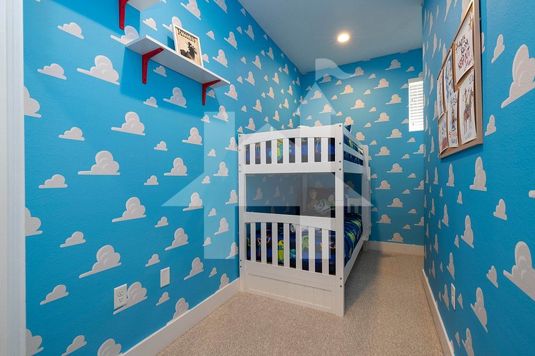 Vacation Home Near Disney, 4 bedrooms