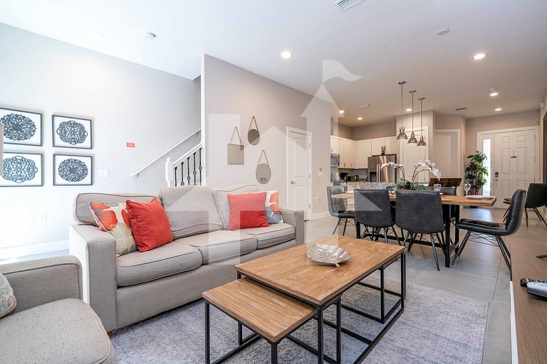 Vacation Home Near Disney, 4 bedrooms