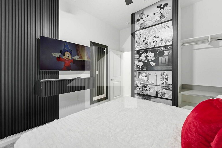 Vacation Home Near Disney, 5 bedrooms