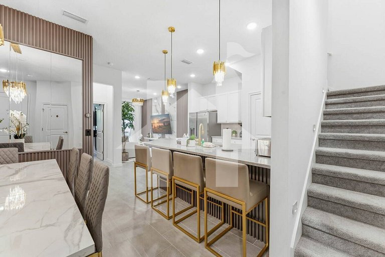 Vacation Home Near Disney, 5 bedrooms