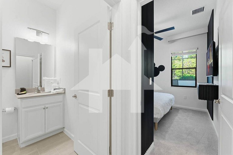 Vacation Home Near Disney, 5 bedrooms