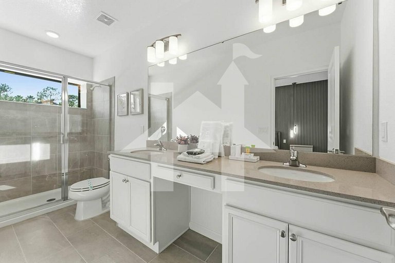 Vacation Home Near Disney, 5 bedrooms