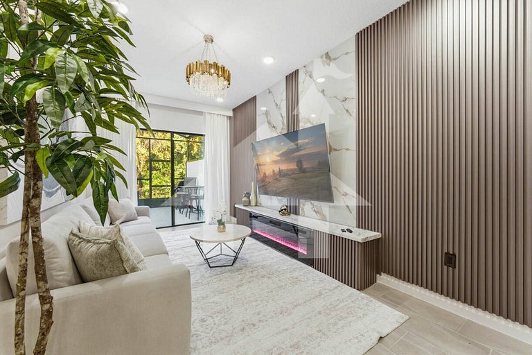 Vacation Home Near Disney, 5 bedrooms