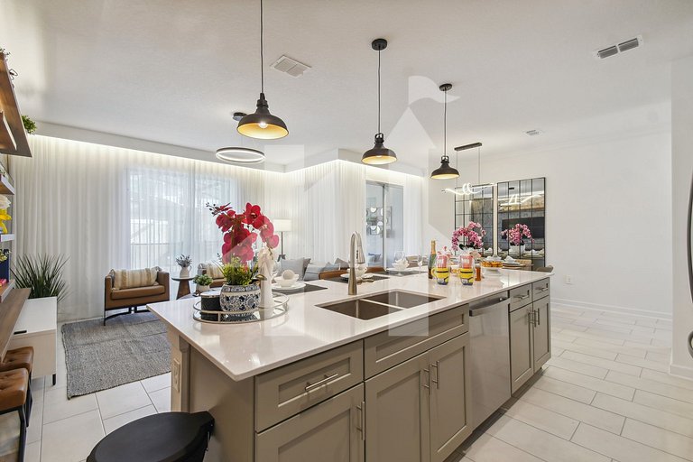 Vacation Home Near Disney, 4 bedrooms