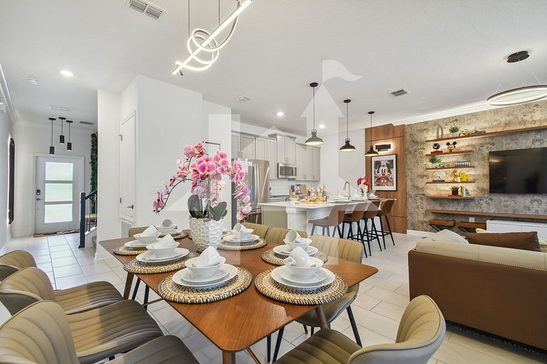 Vacation Home Near Disney, 4 bedrooms