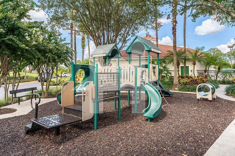 Vacation Home Near Disney, 4 bedrooms