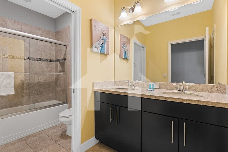 Vacation Home Near Disney, 4 bedrooms