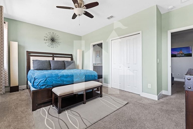 Vacation Home Near Disney, 4 bedrooms