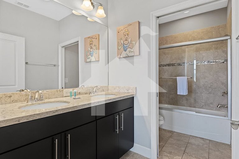 Vacation Home Near Disney, 4 bedrooms