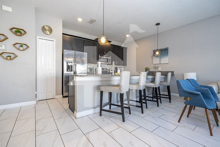 Vacation Home Near Disney, 4 bedrooms