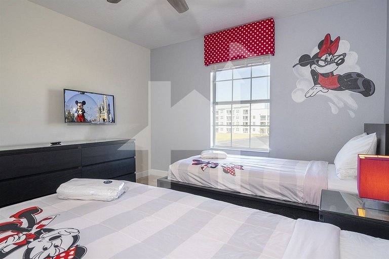Vacation Home Near Disney, 4 bedrooms