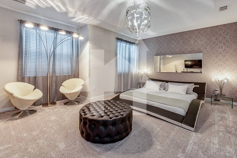 Vacation Home Near Disney, 5 bedrooms