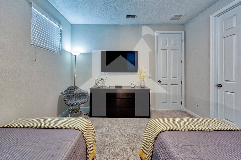 Vacation Home Near Disney, 5 bedrooms