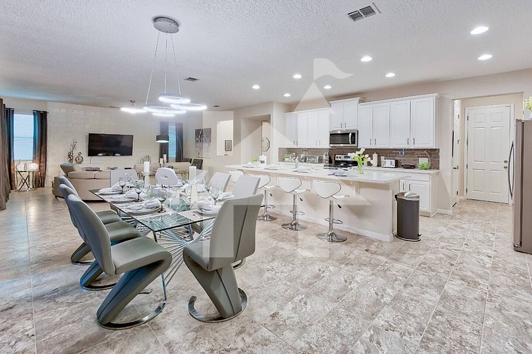 Vacation Home Near Disney, 5 bedrooms