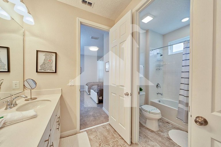 Vacation Home Near Disney, 5 bedrooms