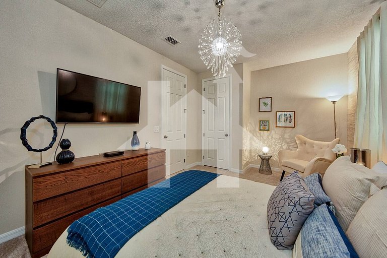 Vacation Home Near Disney, 5 bedrooms