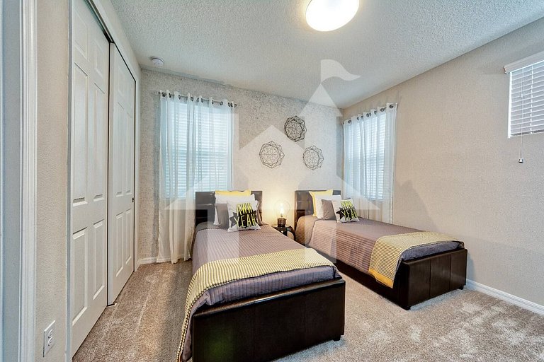 Vacation Home Near Disney, 5 bedrooms