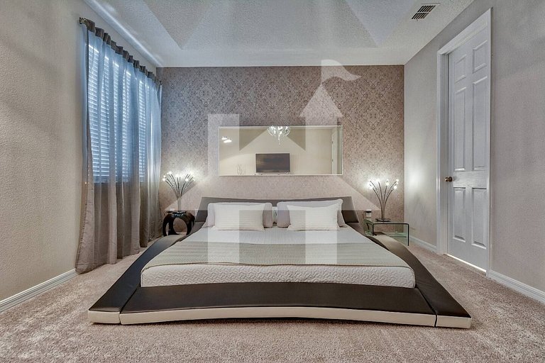 Vacation Home Near Disney, 5 bedrooms