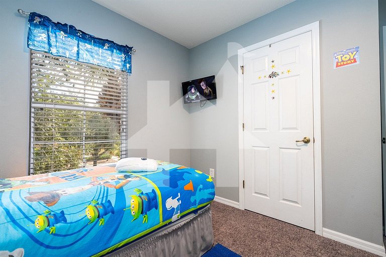 Vacation Home Near Disney, 4 bedrooms