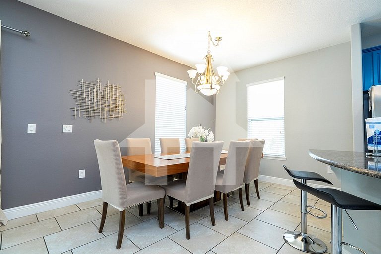 Vacation Home Near Disney, 6 bedrooms