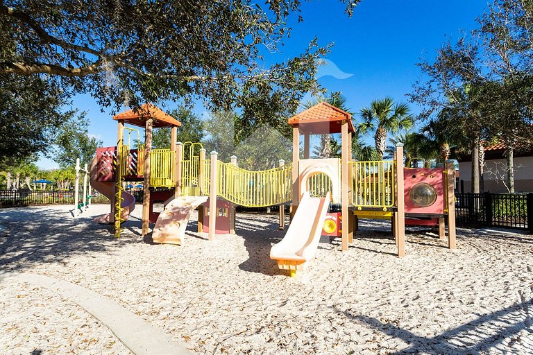 Vacation Home Near Disney, 6 bedrooms