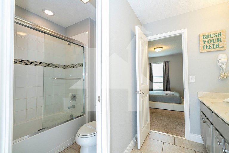 Vacation Home Near Disney, 6 bedrooms