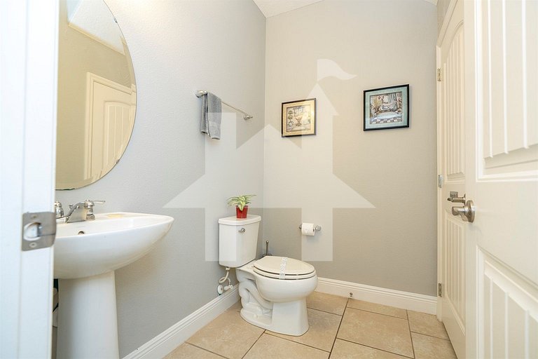 Vacation Home Near Disney, 6 bedrooms