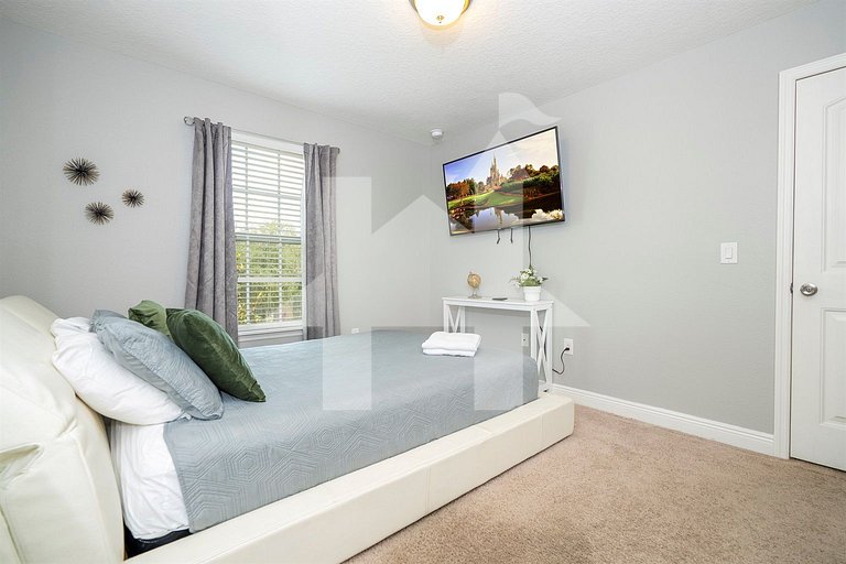 Vacation Home Near Disney, 6 bedrooms