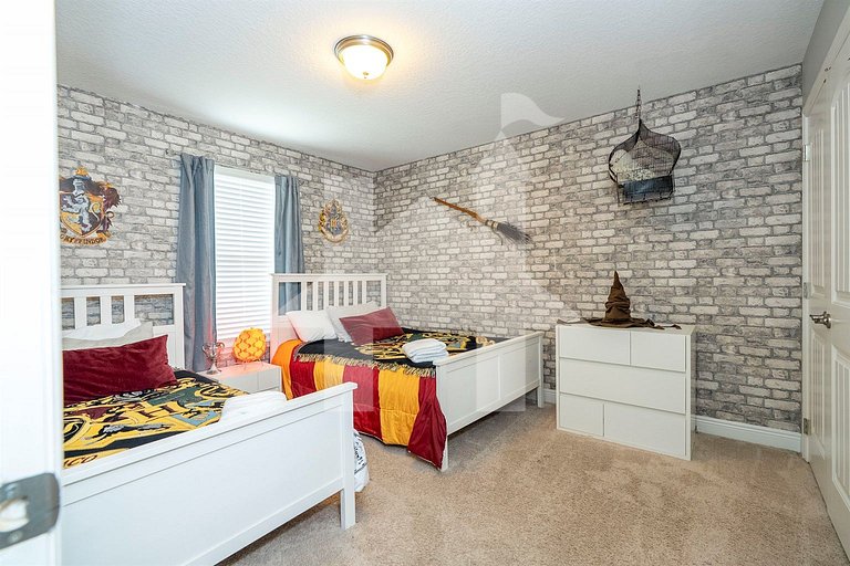 Vacation Home Near Disney, 6 bedrooms