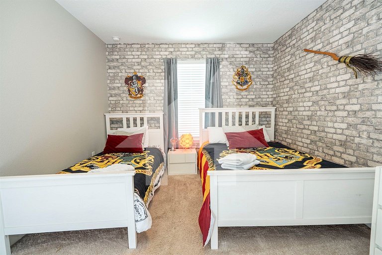 Vacation Home Near Disney, 6 bedrooms