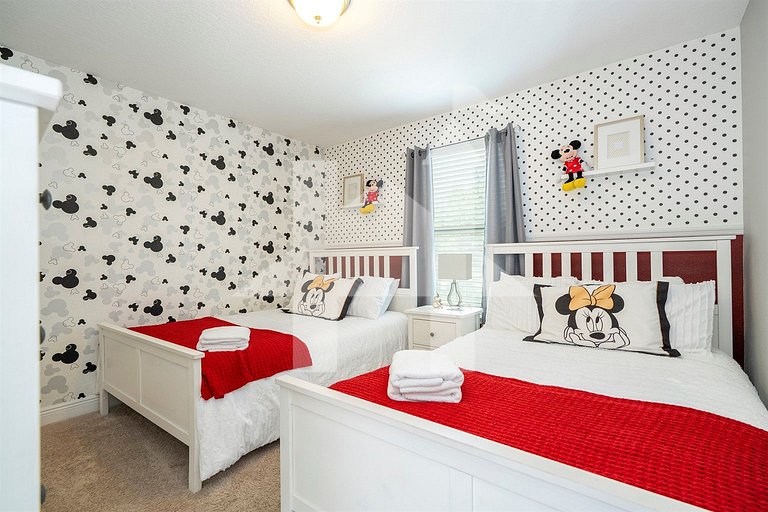 Vacation Home Near Disney, 6 bedrooms