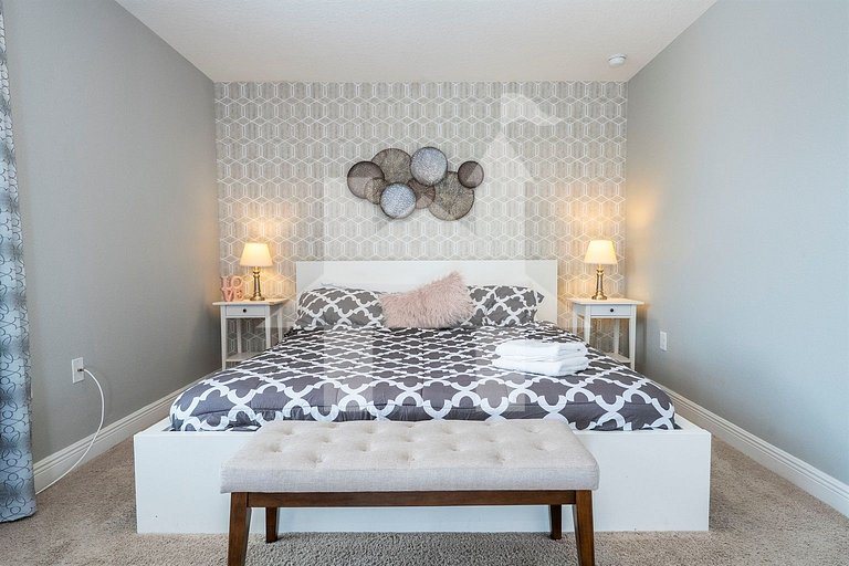 Vacation Home Near Disney, 6 bedrooms