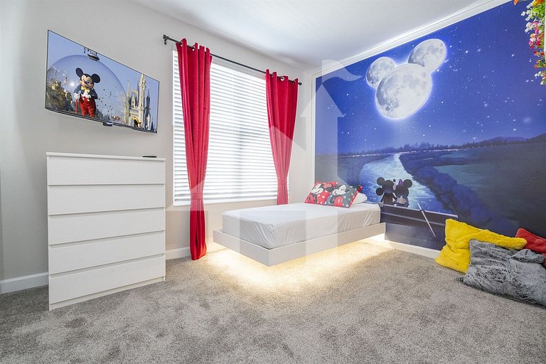 Vacation Home Near Disney, 5 bedrooms