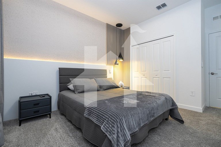 Vacation Home Near Disney, 5 bedrooms