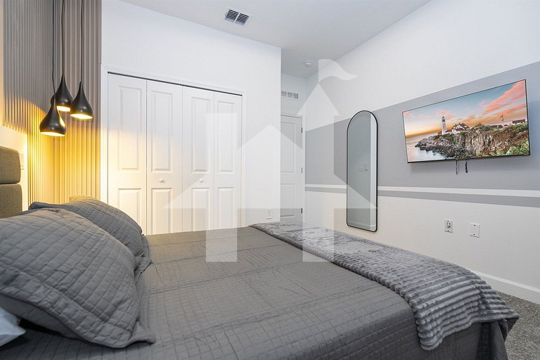 Vacation Home Near Disney, 5 bedrooms