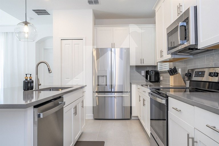 Vacation Home Near Disney, 5 bedrooms