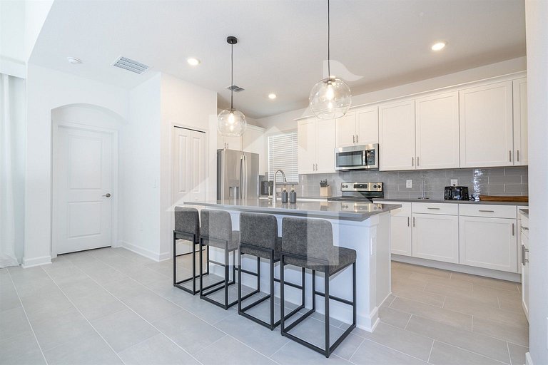 Vacation Home Near Disney, 5 bedrooms