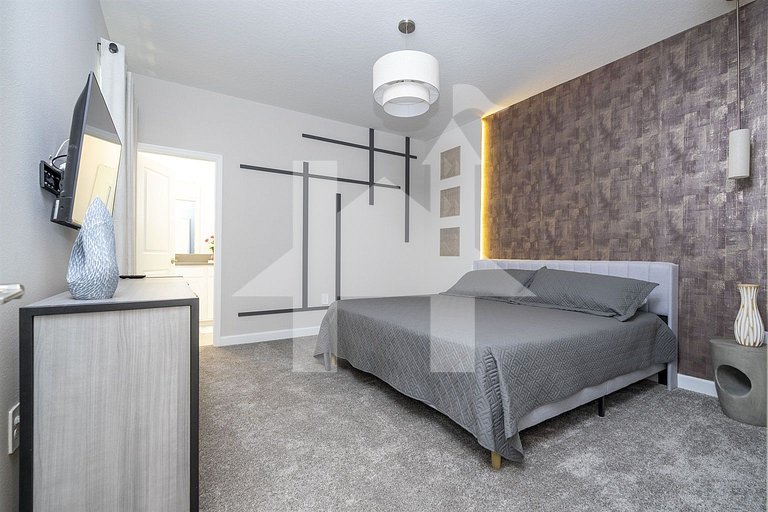 Vacation Home Near Disney, 5 bedrooms